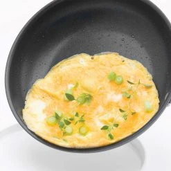 Flash Sale ???? OXO 2-Piece Nonstick Fry Pans Set | 8" & 12" ???? -Le Creuset Shop oxo 8in and 12in nonstick pan set lifestyle 2