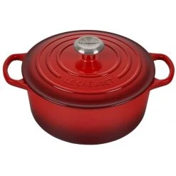 Brand new ???? Le Creuset 4.5 Qt. Round Signature Dutch Oven With Stainless Steel Knob | Cerise/Cherry Red ✔️