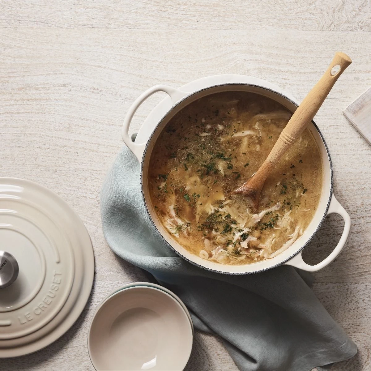 Buy ???? Le Creuset 5.5 Qt. Round Signature Cast Iron Dutch Oven With Stainless Steel Knob | Meringue White ???? 5 Buy ???? Le Creuset 5.5 Qt. Round Signature Cast Iron Dutch Oven With Stainless Steel Knob | Meringue White ???? - Image 3